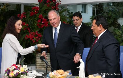 Daniel y Rosario se reúnen con Delegación de la Iglesia de Jesucristo de los Santos de los Últimos Días