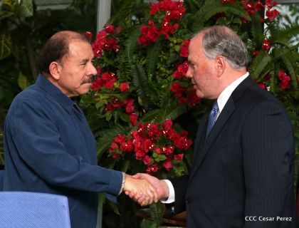 Daniel y Rosario se reúnen con Delegación de la Iglesia de Jesucristo de los Santos de los Últimos Días