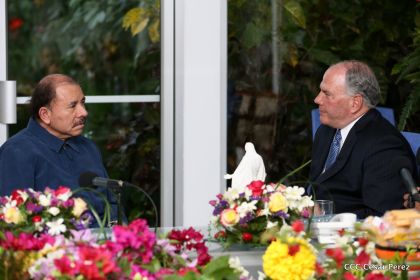 Daniel y Rosario se reúnen con Delegación de la Iglesia de Jesucristo de los Santos de los Últimos Días