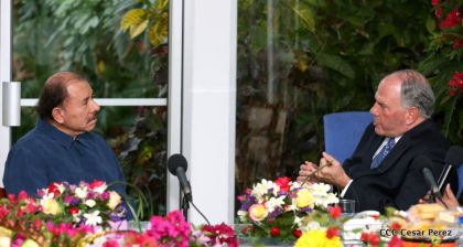 Daniel y Rosario se reúnen con Delegación de la Iglesia de Jesucristo de los Santos de los Últimos Días