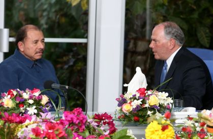 Daniel y Rosario se reúnen con Delegación de la Iglesia de Jesucristo de los Santos de los Últimos Días