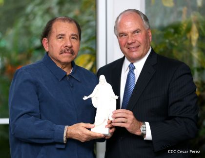 Daniel y Rosario se reúnen con Delegación de la Iglesia de Jesucristo de los Santos de los Últimos Días