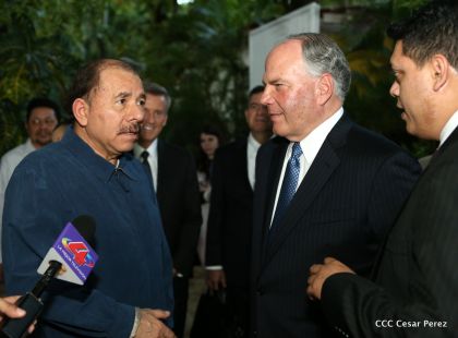 Daniel y Rosario se reúnen con Delegación de la Iglesia de Jesucristo de los Santos de los Últimos Días