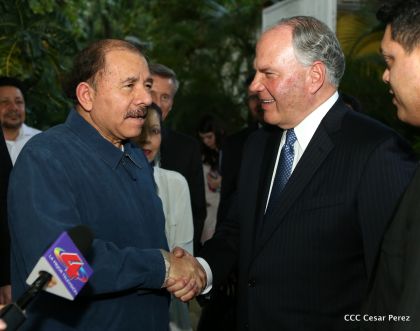 Daniel y Rosario se reúnen con Delegación de la Iglesia de Jesucristo de los Santos de los Últimos Días