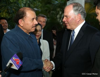 Daniel y Rosario se reúnen con Delegación de la Iglesia de Jesucristo de los Santos de los Últimos Días