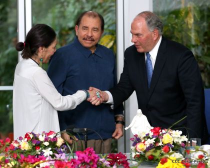 Daniel y Rosario se reúnen con Delegación de la Iglesia de Jesucristo de los Santos de los Últimos Días