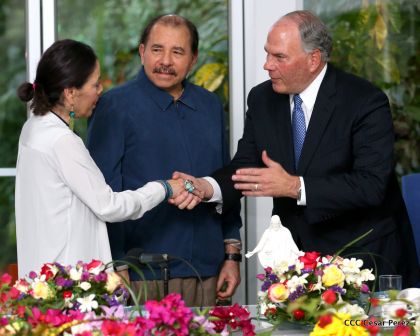 Daniel y Rosario se reúnen con Delegación de la Iglesia de Jesucristo de los Santos de los Últimos Días