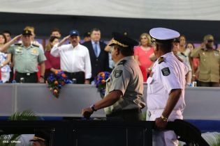Desfile Militar en honor al 34 Aniversario del Ejército