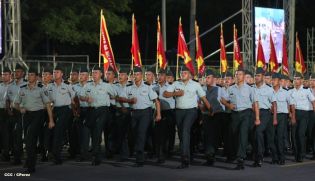 Desfile Militar en honor al 34 Aniversario del Ejército