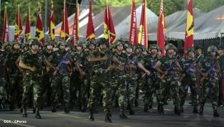 Desfile Militar en honor al 34 Aniversario del Ejército