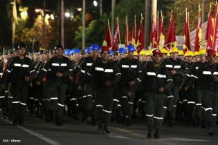 Desfile Militar en honor al 34 Aniversario del Ejército