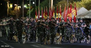 Desfile Militar en honor al 34 Aniversario del Ejército