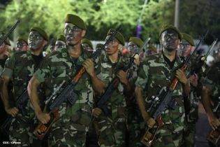 Desfile Militar en honor al 34 Aniversario del Ejército