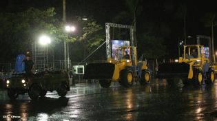 Desfile Militar en honor al 34 Aniversario del Ejército