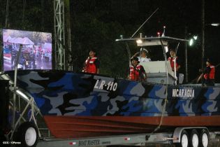 Desfile Militar en honor al 34 Aniversario del Ejército