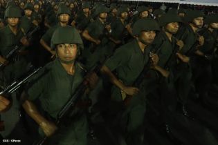 Desfile Militar en honor al 34 Aniversario del Ejército