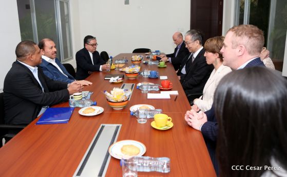 Presidente Daniel sostiene encuentro con Directores del BID