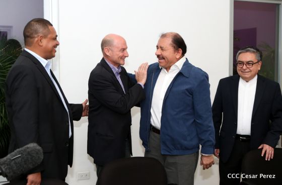 Presidente Daniel sostiene encuentro con Directores del BID