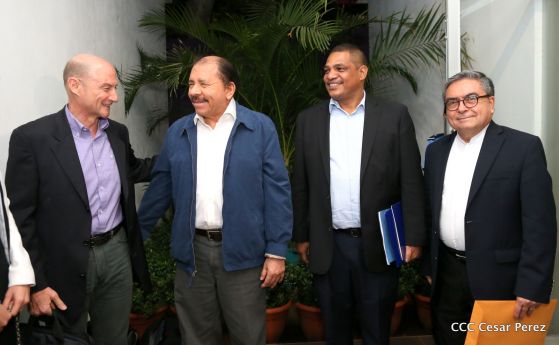 Presidente Daniel sostiene encuentro con Directores del BID