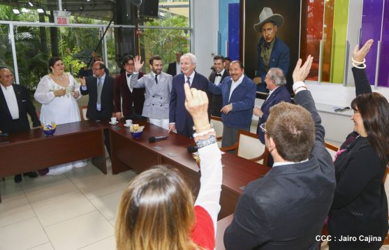 Presidente Daniel recibe a participantes del II Festival Pucciniano