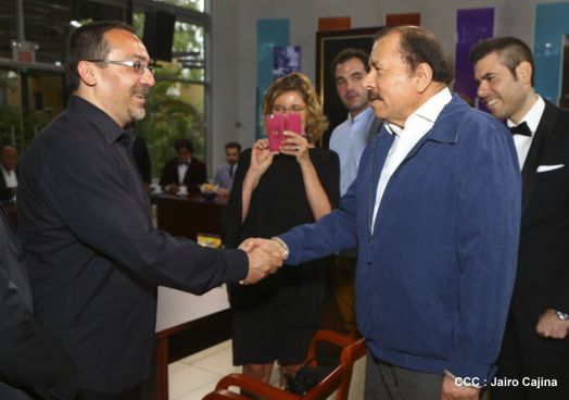 Presidente Daniel recibe a participantes del II Festival Pucciniano