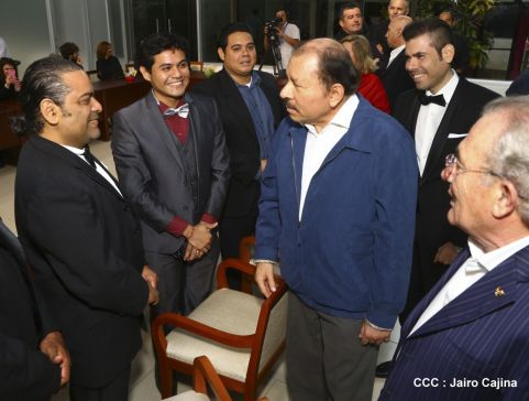 Presidente Daniel recibe a participantes del II Festival Pucciniano