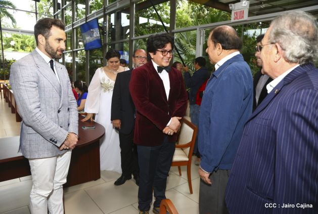 Presidente Daniel recibe a participantes del II Festival Pucciniano