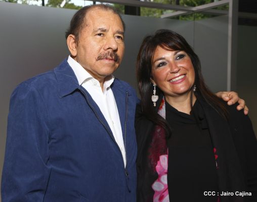 Presidente Daniel recibe a participantes del II Festival Pucciniano