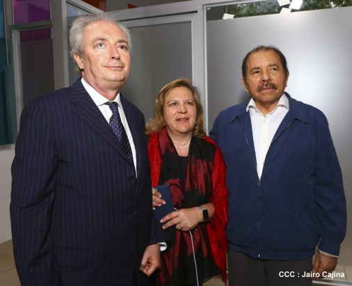 Presidente Daniel recibe a participantes del II Festival Pucciniano