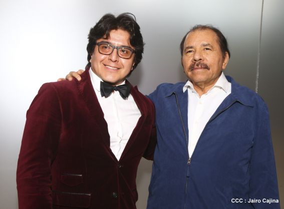 Presidente Daniel recibe a participantes del II Festival Pucciniano