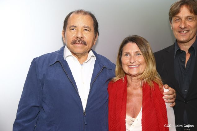 Presidente Daniel recibe a participantes del II Festival Pucciniano