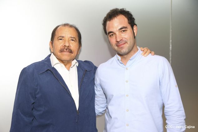 Presidente Daniel recibe a participantes del II Festival Pucciniano