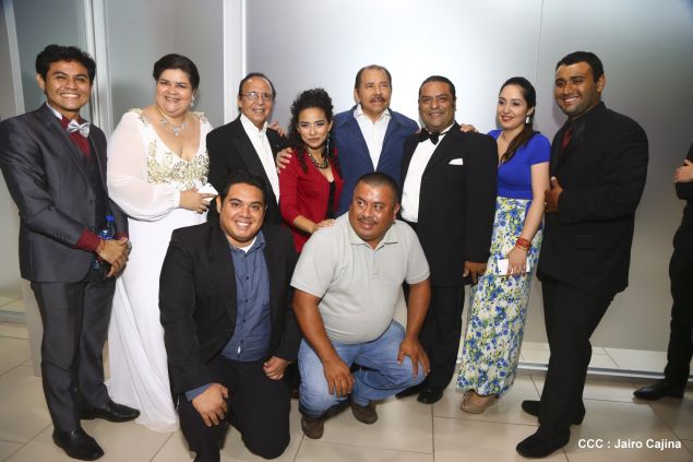 Presidente Daniel recibe a participantes del II Festival Pucciniano