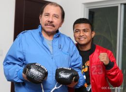 Presidente Daniel se reune con el Campeón Román “Chocolatito” González