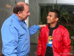 Presidente Daniel se reune con el Campeón Román “Chocolatito” González
