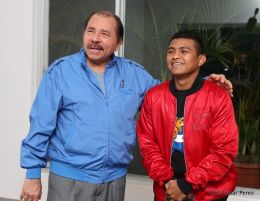 Presidente Daniel se reune con el Campeón Román “Chocolatito” González