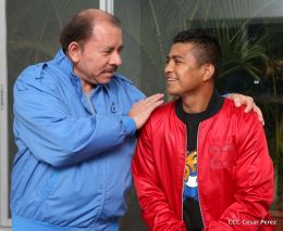 Presidente Daniel se reune con el Campeón Román “Chocolatito” González