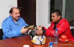 Presidente Daniel se reune con el Campeón Román “Chocolatito” González