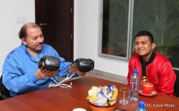 Presidente Daniel se reune con el Campeón Román “Chocolatito” González