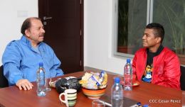 Presidente Daniel se reune con el Campeón Román “Chocolatito” González