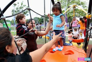 Familias asisten a Parque Luis Alfonso Velásquez y Puerto Salvador Allende