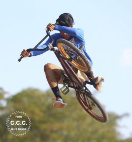 Adolescentes y jóvenes cuentan con nuevo espacio para practicar deportes extremos