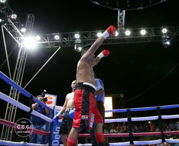 Ricardo Mayorga derrota al mexicano Jaudiel Zepeda