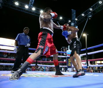Ricardo Mayorga derrota al mexicano Jaudiel Zepeda