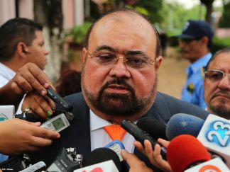 Ofrendas florales para honrar a caídos de la Policía Nacional