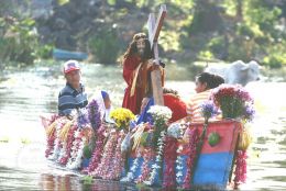 Viacrucis Acuático en las Isletas de Granada