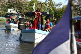 Viacrucis Acuático en las Isletas de Granada