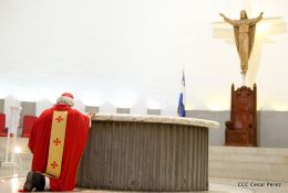 Celebran Liturgia de la Pasión y Muerte de Jesucristo