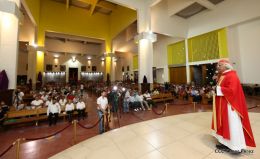 Celebran Liturgia de la Pasión y Muerte de Jesucristo