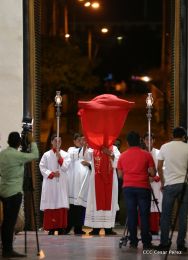 Celebran Liturgia de la Pasión y Muerte de Jesucristo